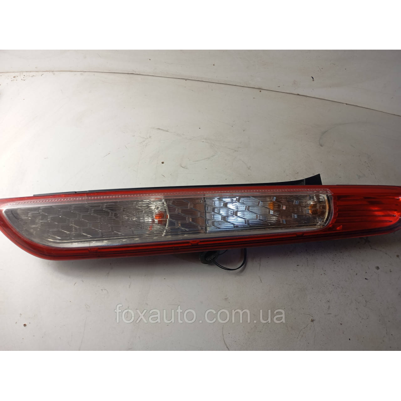 Стоп (ліхтар) правий оригінал  Ford  Focus 8M5113404A (дефект)