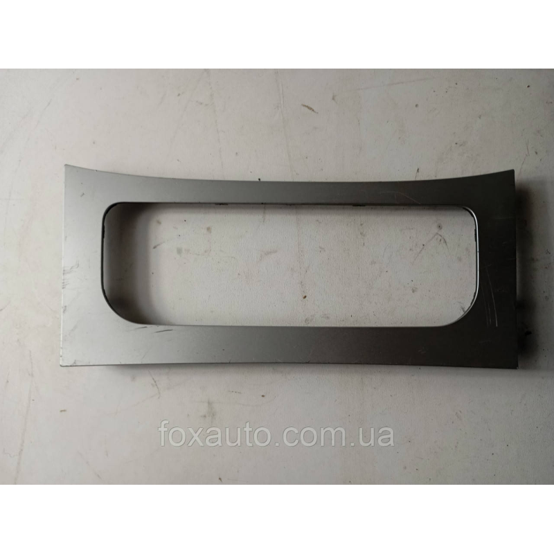 Накладка панелі управління кліматом оригінал VW Passat 3C8863100 Накладка панелі управління кліматом оригінал VW Passat 3C8863100