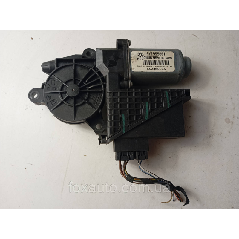 Моторчик склопідйомника водійський передній лівий оригінал Skoda Fabia  6Y1959801