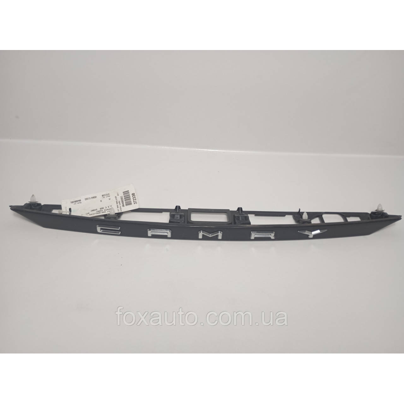 Накладка крышки багажника Toyota Camry 2017-2020 76811-33520 Оригинал Накладка крышки багажника Toyota Camry 2017-2020 76811-33520 Оригинал