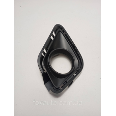 Накладка ПТФ передняя правая Toyota Ractis 2010-2016 8148152340 оригинал