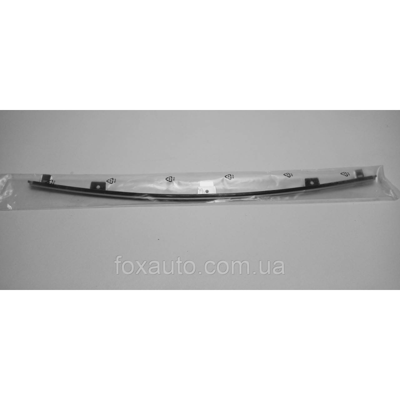 Накладка хром бампера toyota auris II оригинал 5275102010