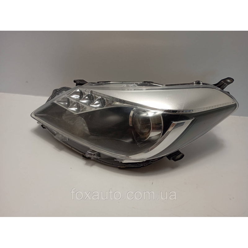 Фара левая оригинал Европа Toyota Auris 8115002K30 Фара левая оригинал Европа Toyota Auris 8115002K30