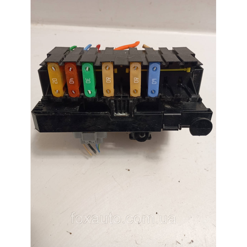 Блок предохранителей Citroen Peugeot Европа Оригинал 9675877980 R-02 Блок предохранителей Citroen Peugeot Европа Оригинал 9675877980 R-02