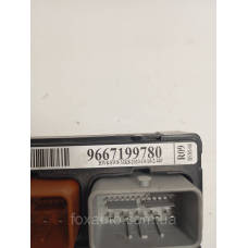 Блок предохранителей Citroen Peugeot Европа Оригинал 9667199780 R09