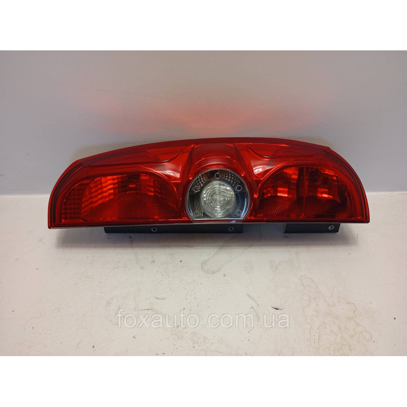 Стоп (ліхтар) Правий оригінал Opel Combo 20370748