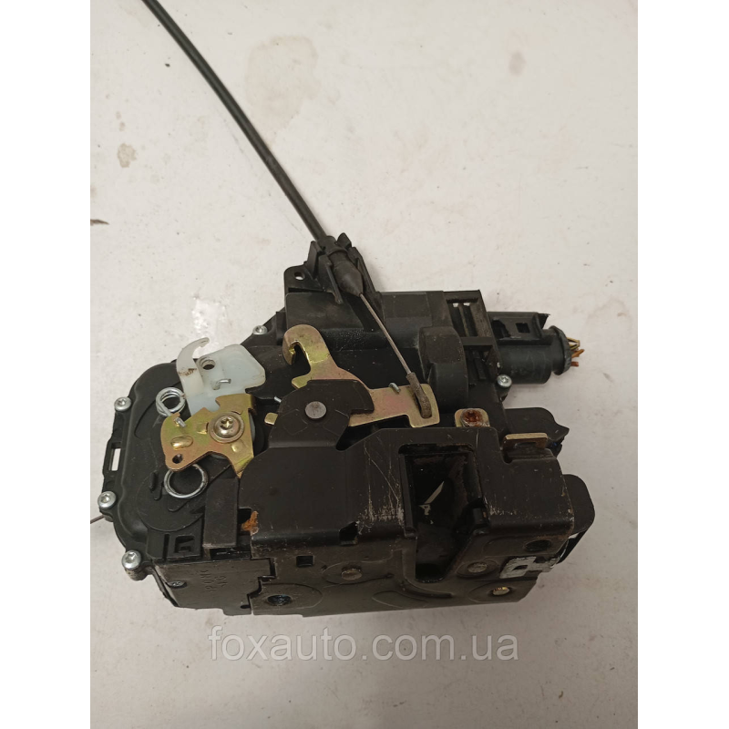 Замок двери передній лівий Skoda Octavia A4 оригінал 50628845 Замок двери передній лівий Skoda Octavia A4 оригінал 50628845