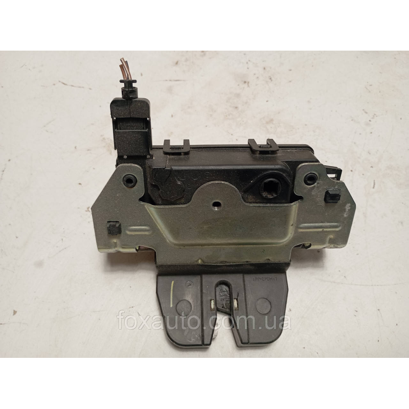 Замок кришки багажника VAG оригінал 495058724