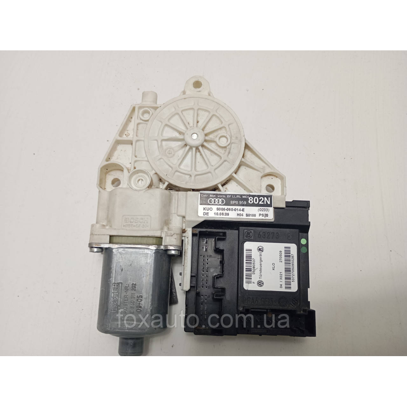 Моторчик склопідйомника передній правий Audi A3 оригінал E840311202