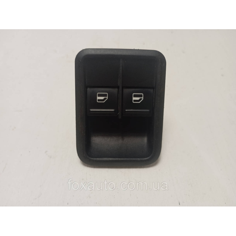 Накладка блока керування склопідйомника передня ліва VAG 5J0867171A Накладка блока керування склопідйомника передня ліва VAG 5J0867171A