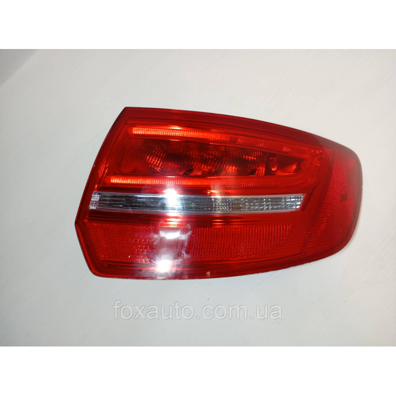 Ліхтар задній правий оригінал Audi 8P4945096E