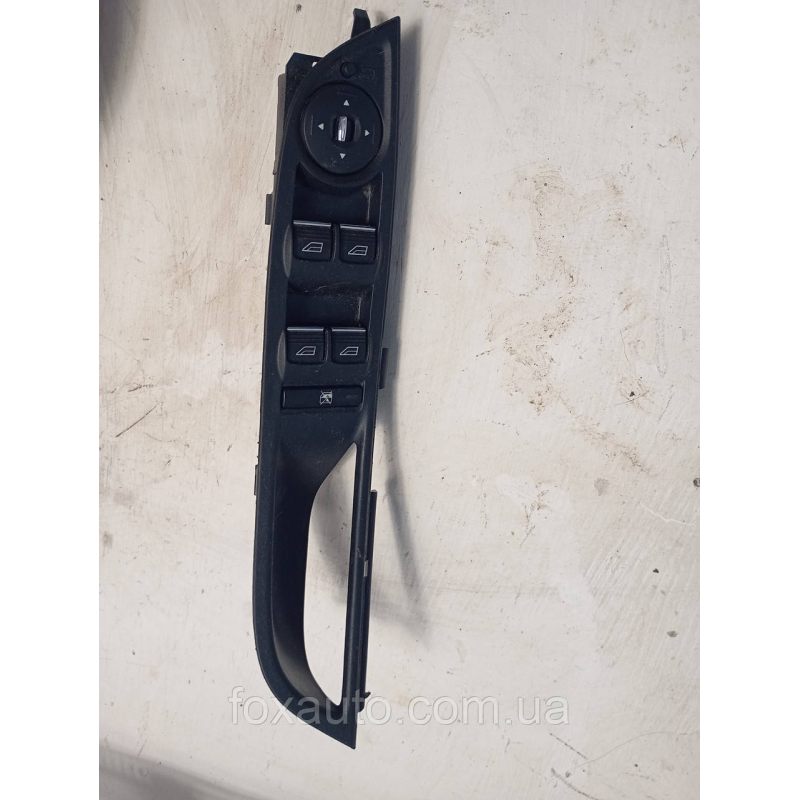 Блоки управління склопідіймачами оригінал Ford Focus 3s010020922