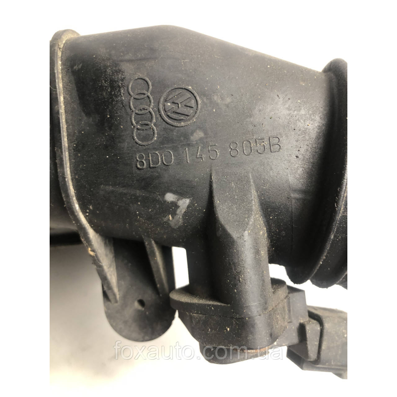 Радиатор інтеркуллєра оригінал VAG 8D0145805B Радиатор інтеркуллєра оригінал VAG 8D0145805B