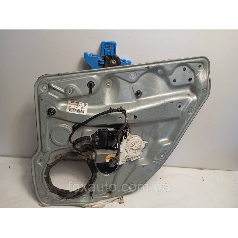 Склопідйомник правої задньої дверки оригінал VAG 1J4839730G Склопідйомник правої задньої дверки оригінал VAG 1J4839730G