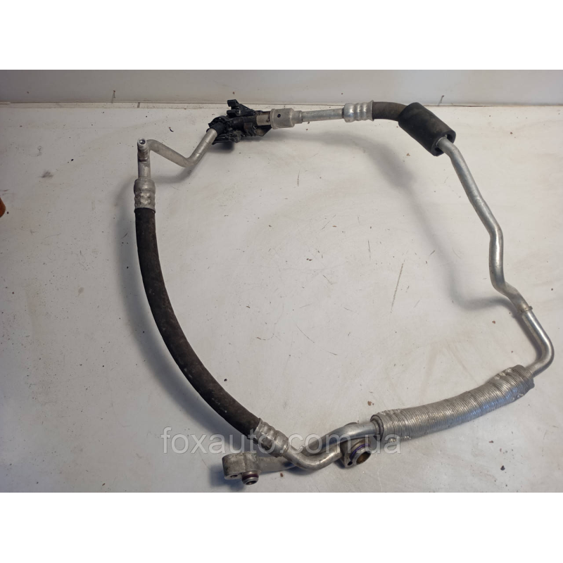 Трубка кондиціонера оригінал VAG 6Q1820743E Трубка кондиціонера оригінал VAG 6Q1820743E