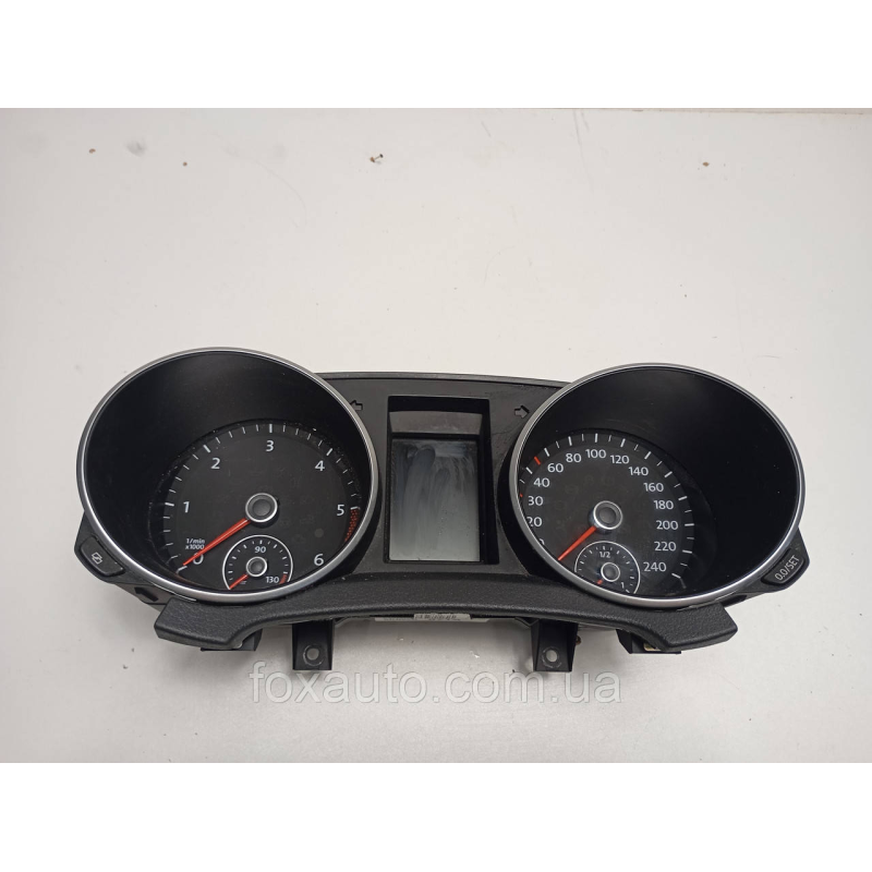 Приборная панель оригінал Volkswagen Golf 5K0920871A