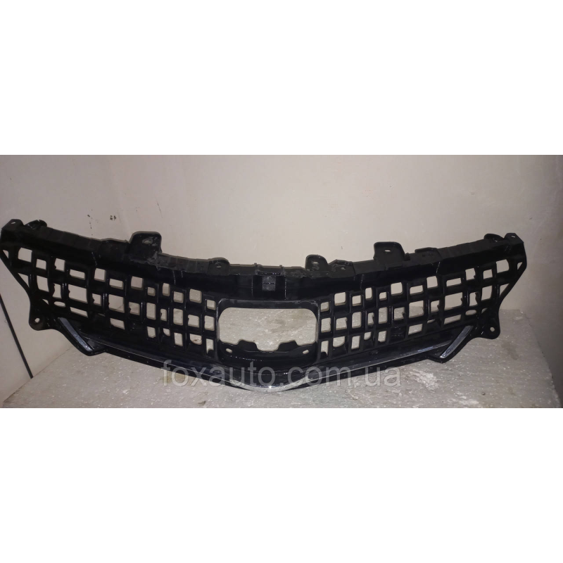 Решетка РАДИАТОРА TOYOTA PRIUS ПЛЮС 53101-47010 ЕВРОПА