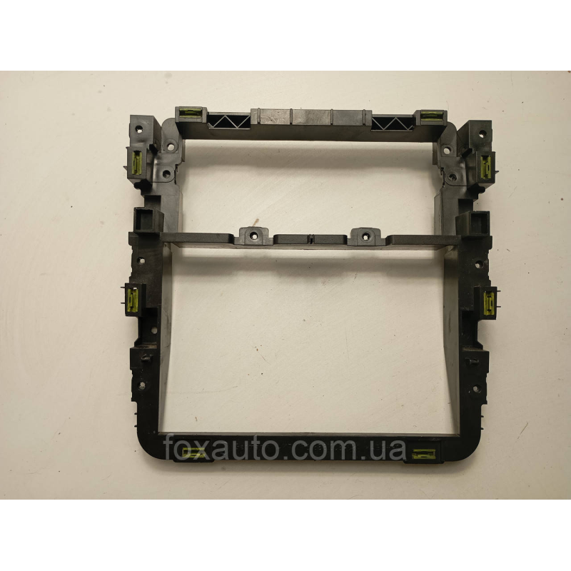 Рамка магнітофона оригінал Volkswagen Touran 1T0858005 Рамка магнітофона оригінал Volkswagen Touran 1T0858005