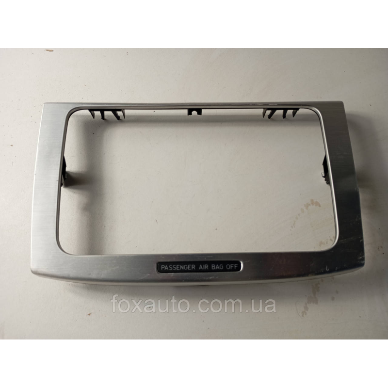 Рамка дисплея оригінал VW Passat B6 3C0858069P Рамка дисплея оригінал VW Passat B6 3C0858069P