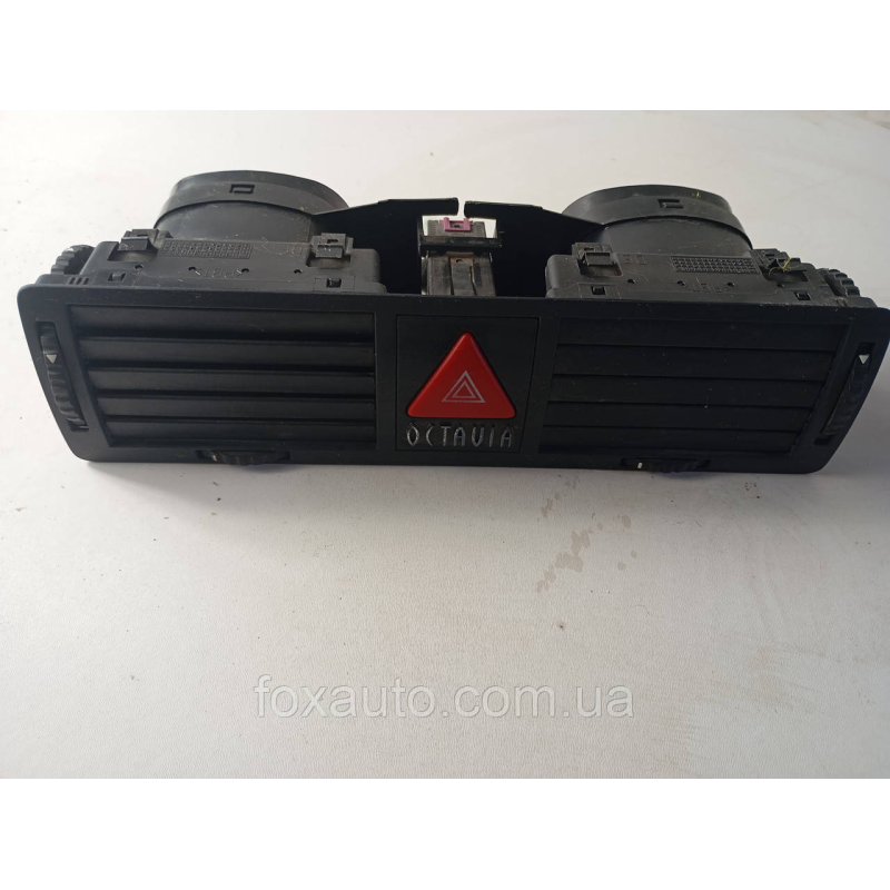 Дифлектор обдува салона оригінал Skoda Octavia 1U0820951