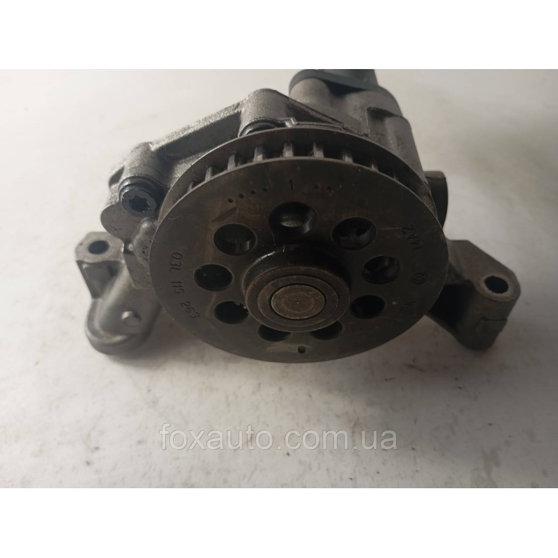 Масляний насос оригінал VW Caddy 03L115105B Масляний насос оригінал VW Caddy 03L115105B