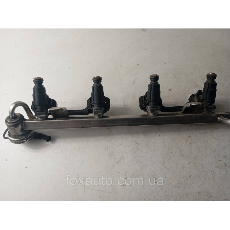 Розподiлювач палива оригінал Skoda Octavia 06A133681B Розподiлювач палива оригінал Skoda Octavia 06A133681B